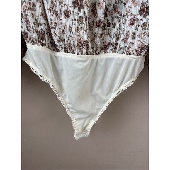 Free People Women’s M Floral Off The Shoulder Smocked Bodysuit Top - Picture 5 of 8